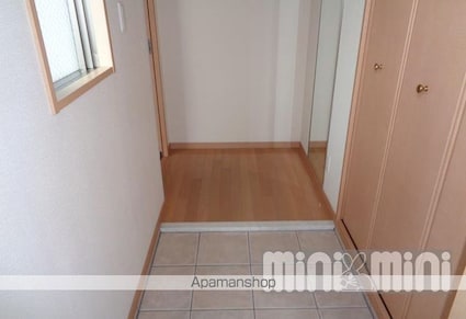 ヴァン・ヴィヴァン三番町[2LDK/62.6m2]の玄関