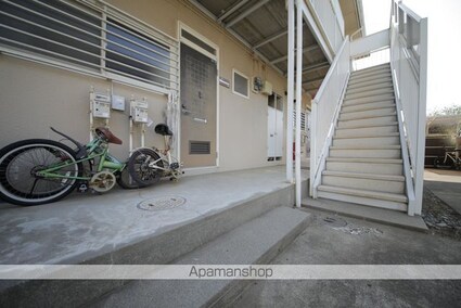 ウエストヒルズ・ショウ　ＡＢ　Ｂ[2K/39.23m2]のエントランス