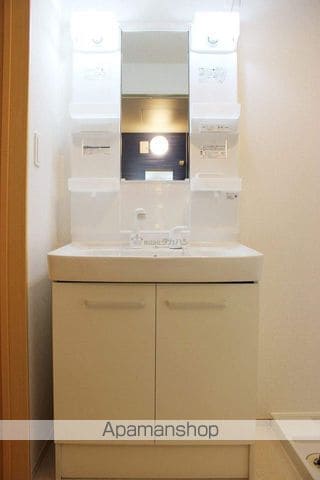 福山市 2階建 築13年の内装写真