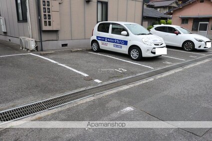 ローズガーデン[2DK/55.2m2]の駐車場