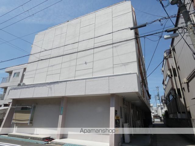 日高マンションの外観写真