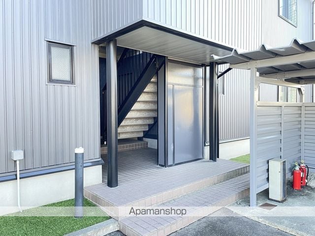 アクティルミナスの玄関写真