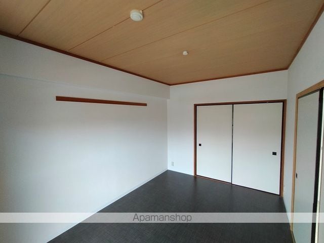 ジェントリーズ岡田の内装写真