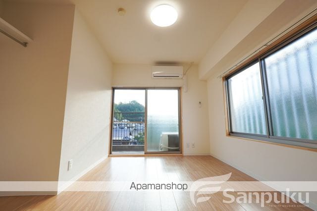トロワボヌール川内の内装写真