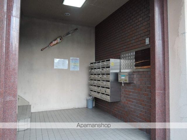 ロイヤルコーポ忠岡の玄関写真