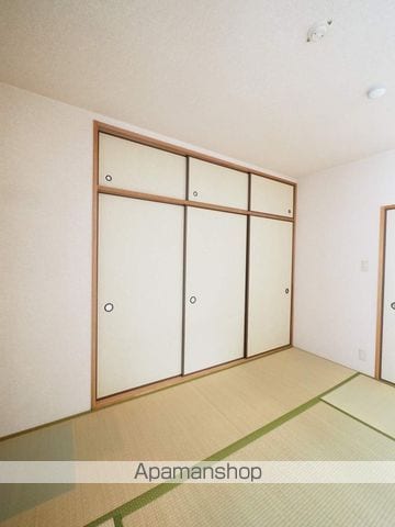 AT HOMEの内装写真