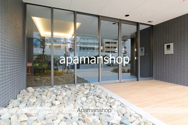 ARTIZA西長堀の玄関写真