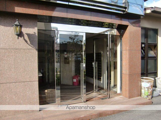 リアライズ西淡路の玄関写真