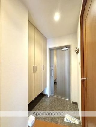 サーパス桜町二丁目[2LDK/71.43m2]の玄関