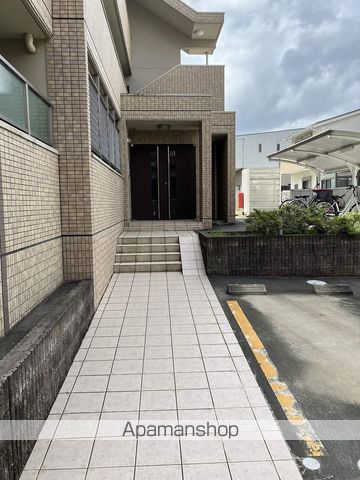 アーバンリミックスの玄関写真
