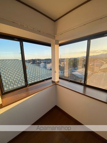 厚木市 3階建 築26年の内装写真