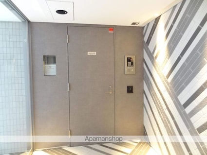 東京都新宿区市谷甲良町[1K/25.2m2]のエントランス