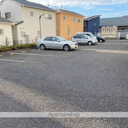 レオパレスＲａｃｏｏｎＤ　５[1K/19.87m2]の駐車場