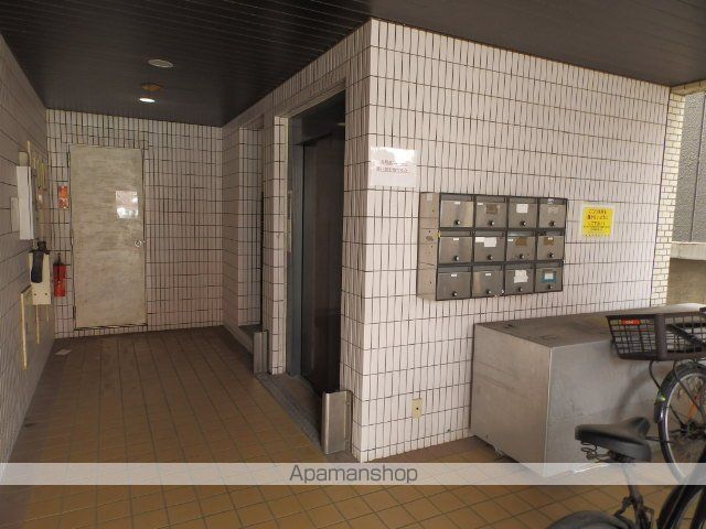 フィエスタ行徳の玄関写真