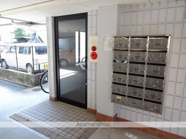ハイツ六泉IIの玄関写真
