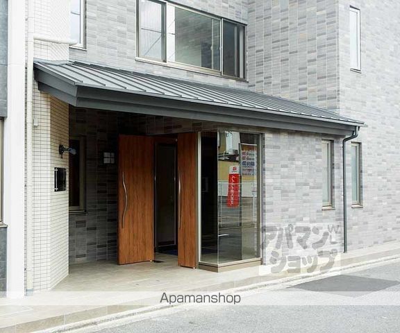 ロータス京都西大路の玄関写真