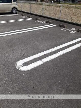 アルカディアＤ[1R/33.15m2]の駐車場2