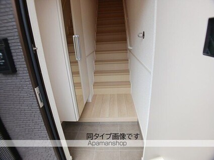 フィオーレＨ[1LDK/50.43m2]の玄関