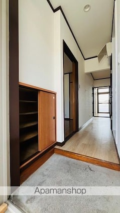 東京都八王子市椚田町[3K/42.98m2]の玄関