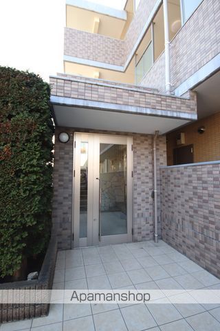 リバークレーンの玄関写真