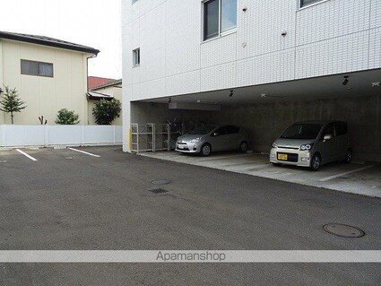 １０８宮千代[1LDK/47.52m2]の駐車場