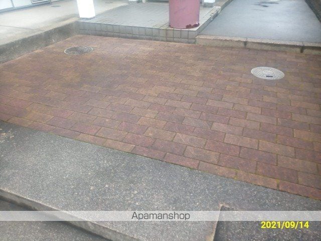 レオパレスこもとの玄関写真