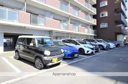 Ｍａｙｆａｉｒ　ｃｅｎｔｅｒ　ｓｑｕａｒｅ[1K/32.08m2]の駐車場