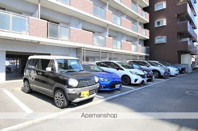 Ｍａｙｆａｉｒ　ｃｅｎｔｅｒ　ｓｑｕａｒｅ[1K/32.08m2]の駐車場