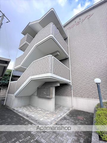 ベルセゾンの玄関写真