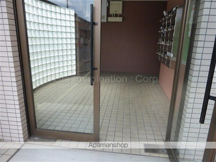 川崎マンション壱番館[2LDK/63m2]のエントランス1