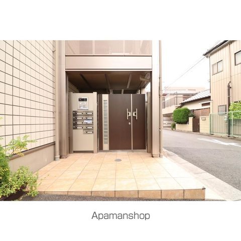 LA TELLE IIの玄関写真