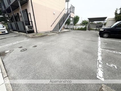 滋賀県長浜市勝町[1K/18.9m2]の駐車場1