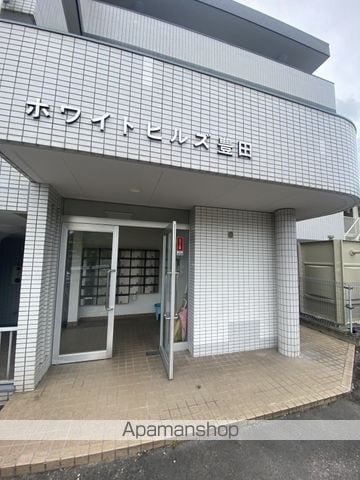 ホワイトヒルズ豊田の玄関写真