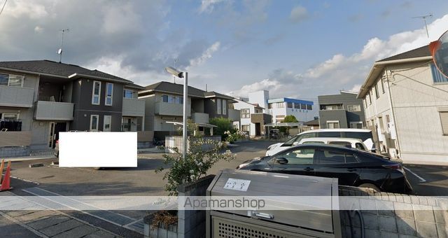 プロスコート IIIの玄関写真