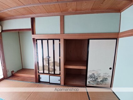 本上町貸家[6K/116.94m2]の収納