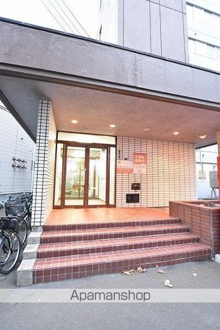 第17松井ビルの玄関写真