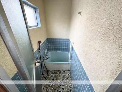 滋賀県長浜市列見町[3K/49.5m2]のバス