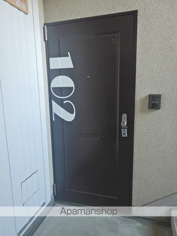 パルティーレ八万町の玄関写真