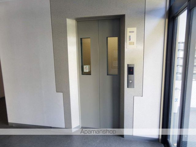 アプローズの玄関写真
