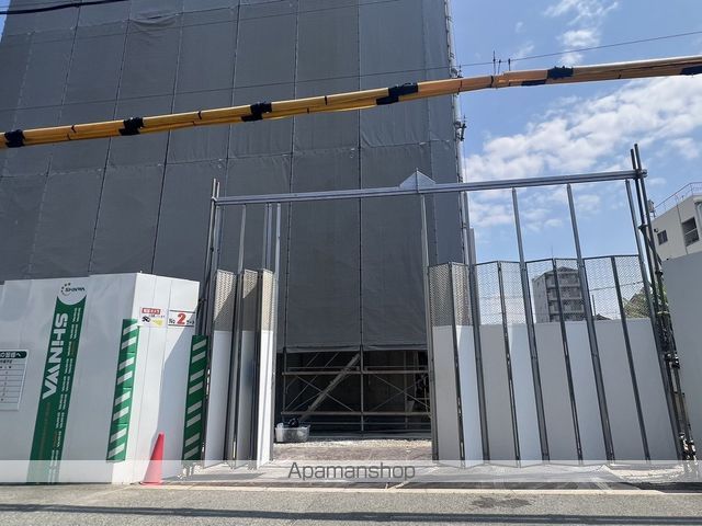 スプランディッドライズ新大阪ノースの玄関写真