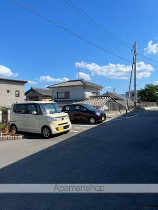Ｆｌｏｒｉａ[2LDK/61.23m2]の駐車場