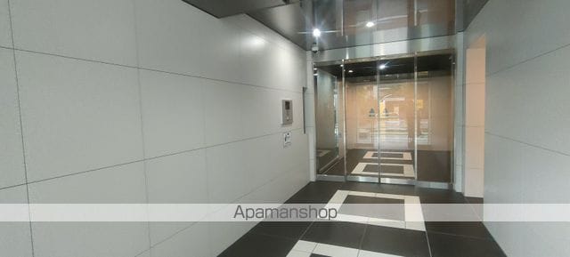 ジェノヴィア阪東橋スカイガーデンの玄関写真