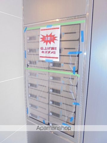 CESTA高槻の玄関写真