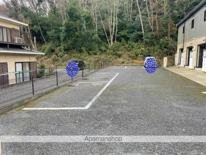 レオパレスグランロシェ[1K/28.15m2]の駐車場