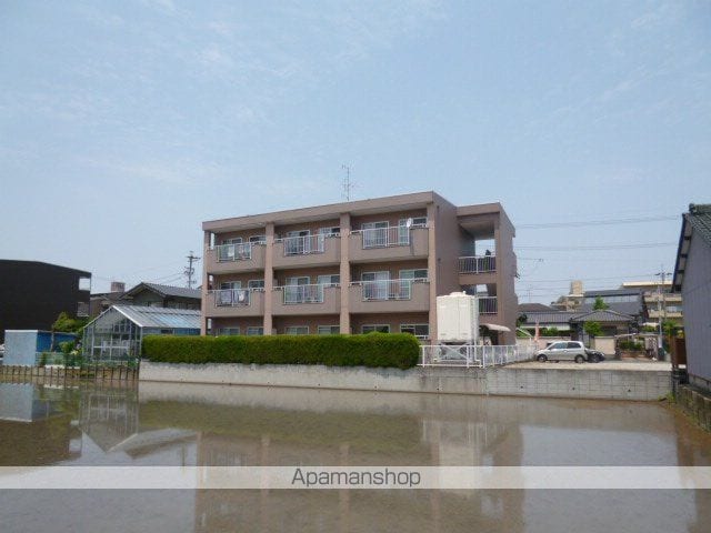 エステート万町の外観写真