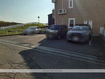 サン・リバー[1LDK/42.37m2]の駐車場