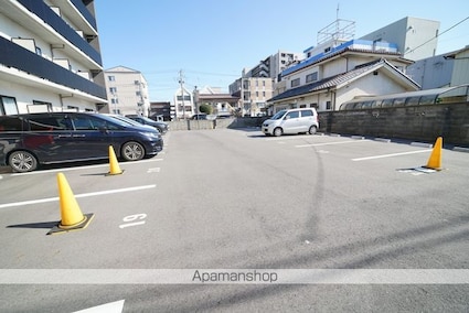 クレーネＦＬＡＴ[1K/27.1m2]の駐車場2