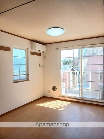 チェスターコートAの内装写真