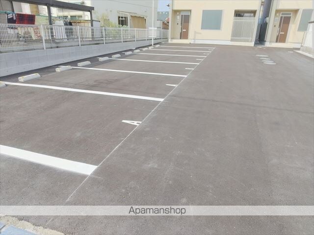 パイエティヨシマン[3LDK/97.7m2]の駐車場2