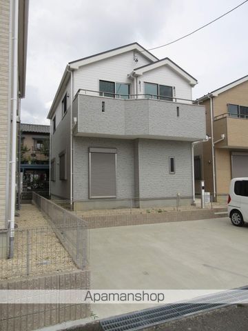 三重7丁目戸建の玄関写真